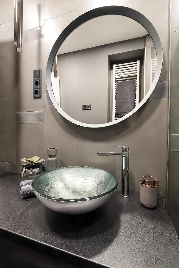 Hollo 3 Bedroom Downtown Apartment Boedapest