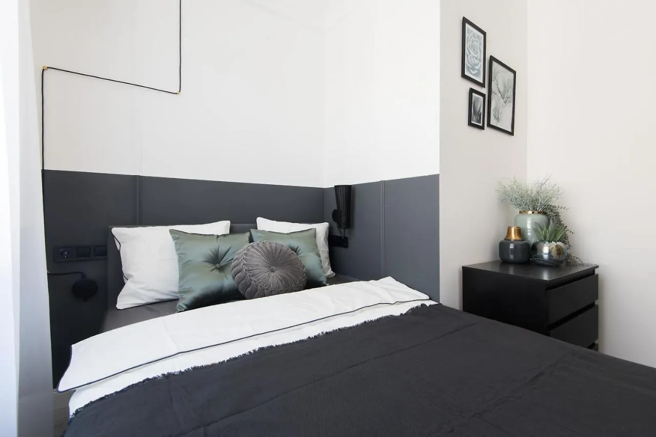 Hollo 3 Bedroom Downtown Apartment Boedapest