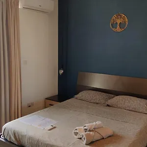 https://splendid-bedroom-with-private-bathroom-near-airport-and-sea.hotelssaintjulians.com